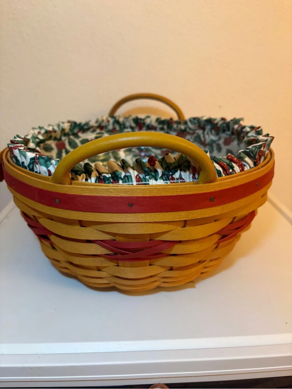 Vintage Longaberger 1999 Christmas Collection Popcorn Basket, Holly Berry Liner